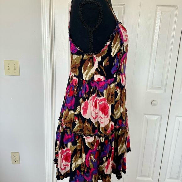 Urban Outfitters Black and Multicolor Floral mini dress. - Picture 3 of 7